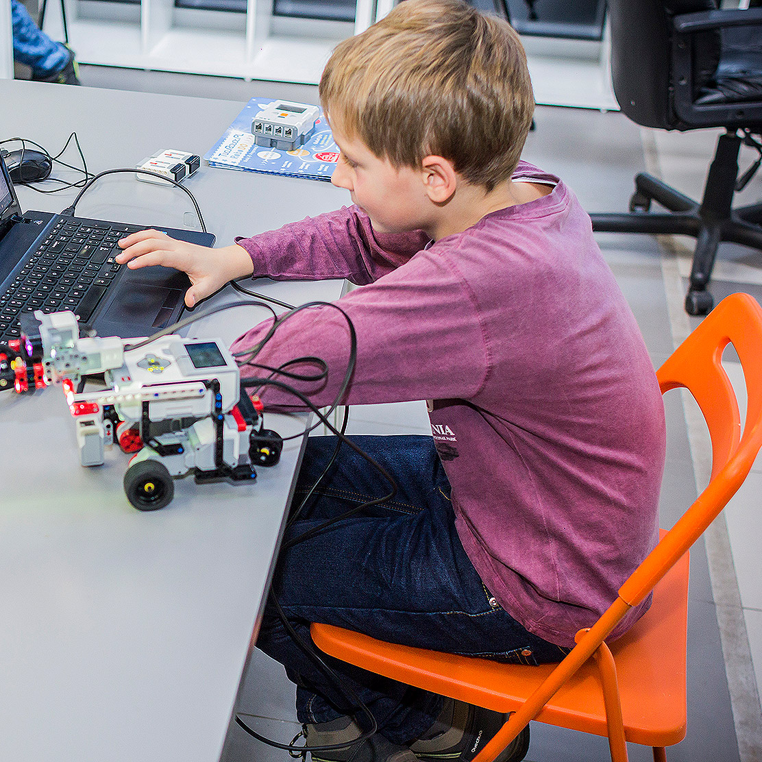 Robotyka Dla Dzieci Zajęcia Z Programowania Robotów Lego Kursy Dla Początkujących Twojrobot 4606
